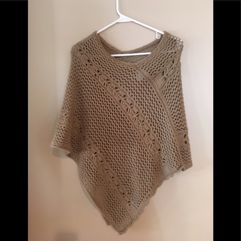 Oh so cute knit poncho